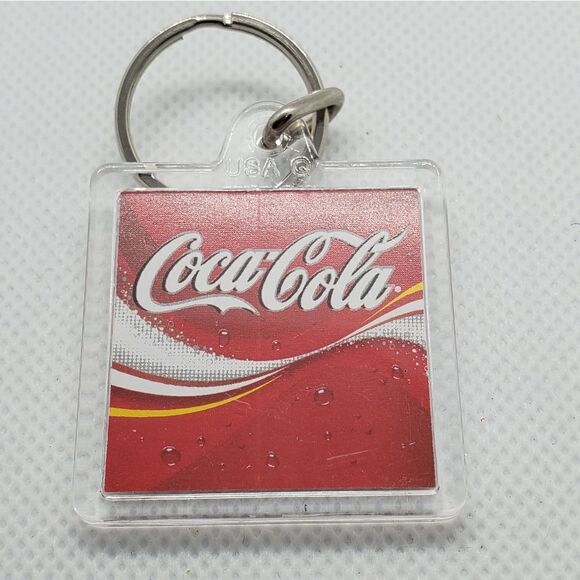 Coca-Cola Red & White Logo Keychain - Picture 2 of 2